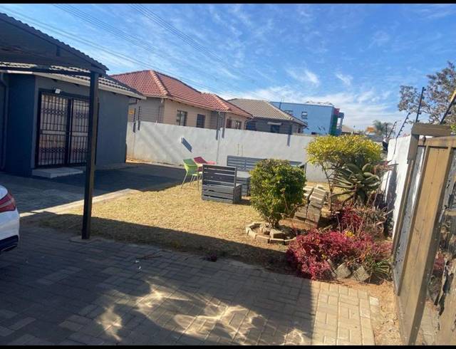 3 BEDROOM PROPERTY TO RENT IN BLUE HILLS COUNTRY ESTATE